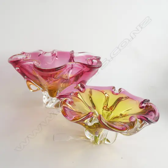 2 HOSPODKA PINK GLASS BOWLS