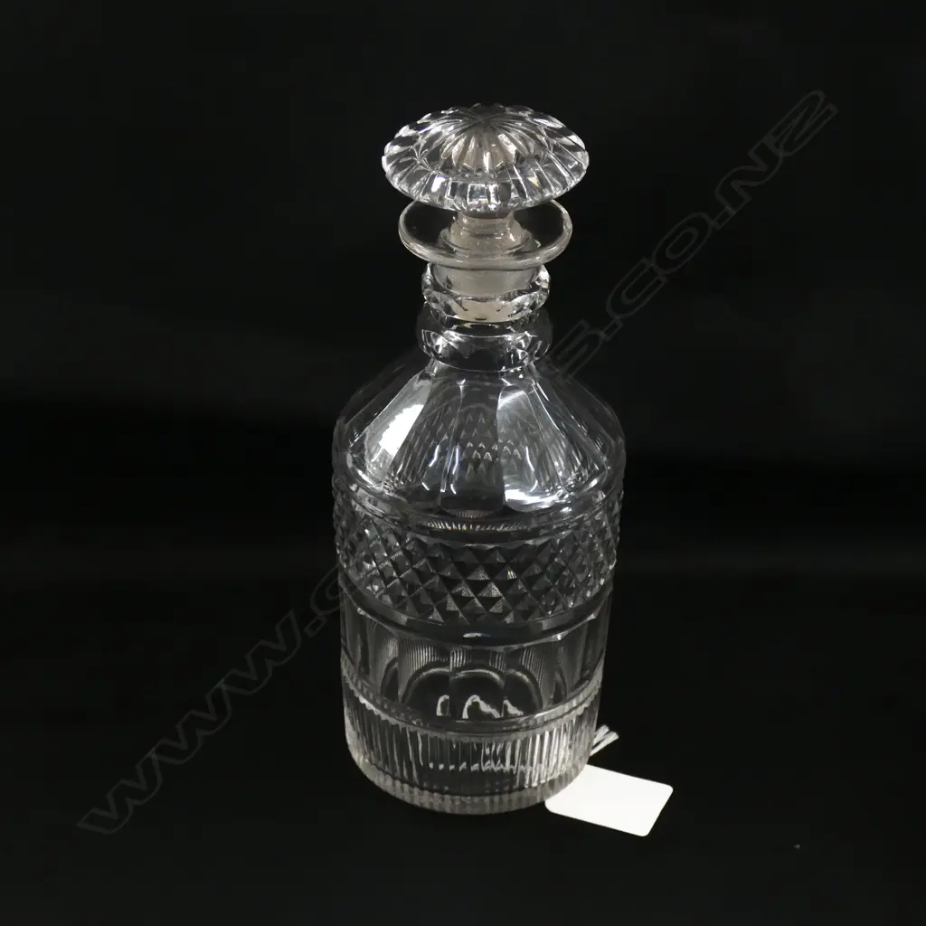 A GLASS GEORGIAN SMALL DECANTER CUT GLASS Image 1++