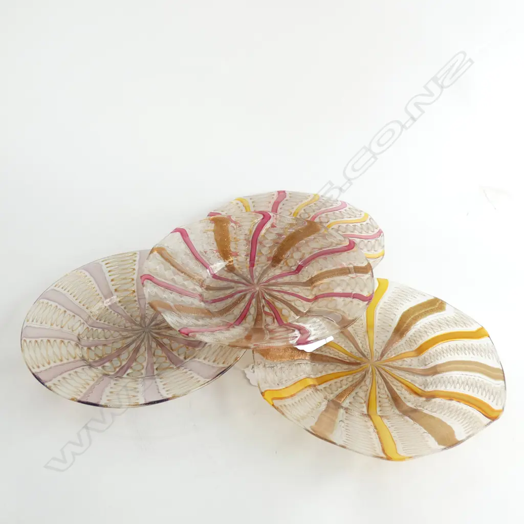 FOUR GLASS MURANO PLATES, LATTICINO/ZANFIRICO PATTERNS, DIA.180mm Image 1++