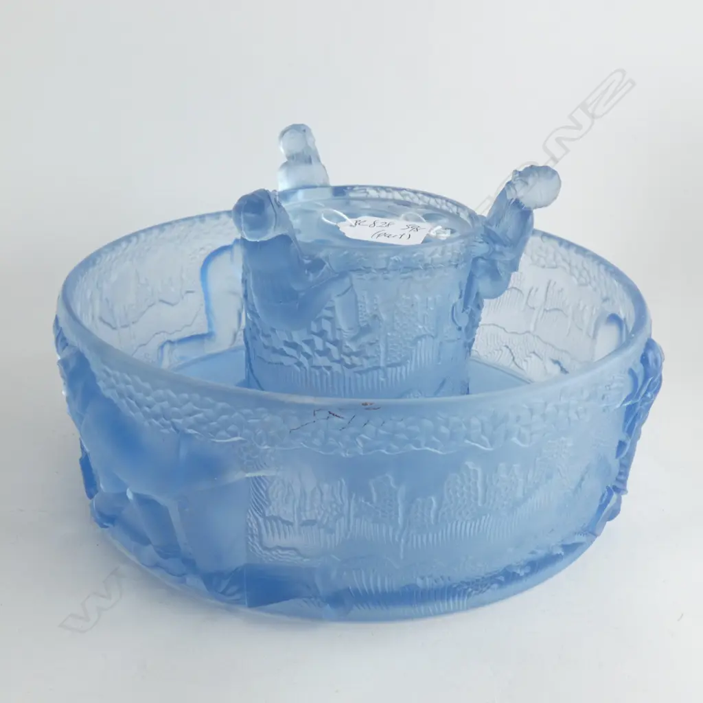 A DEPRESSION GLASS BOWL WITH FROG, MINING SCENE WITH ICICLES. DIia.250mm Image 1++