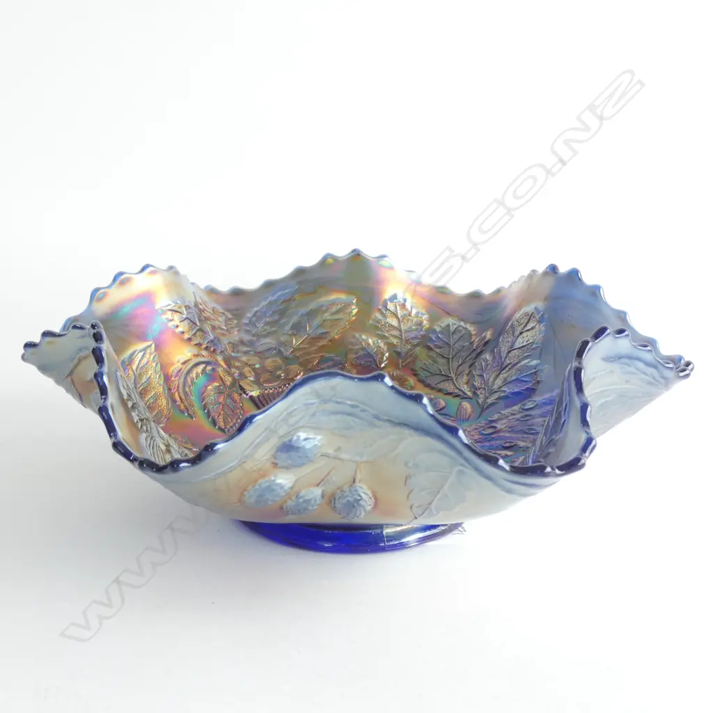 A BLUE CARVINVAL GLASS BOWL WITH PEACOCK, DIA.220mm Image 1++