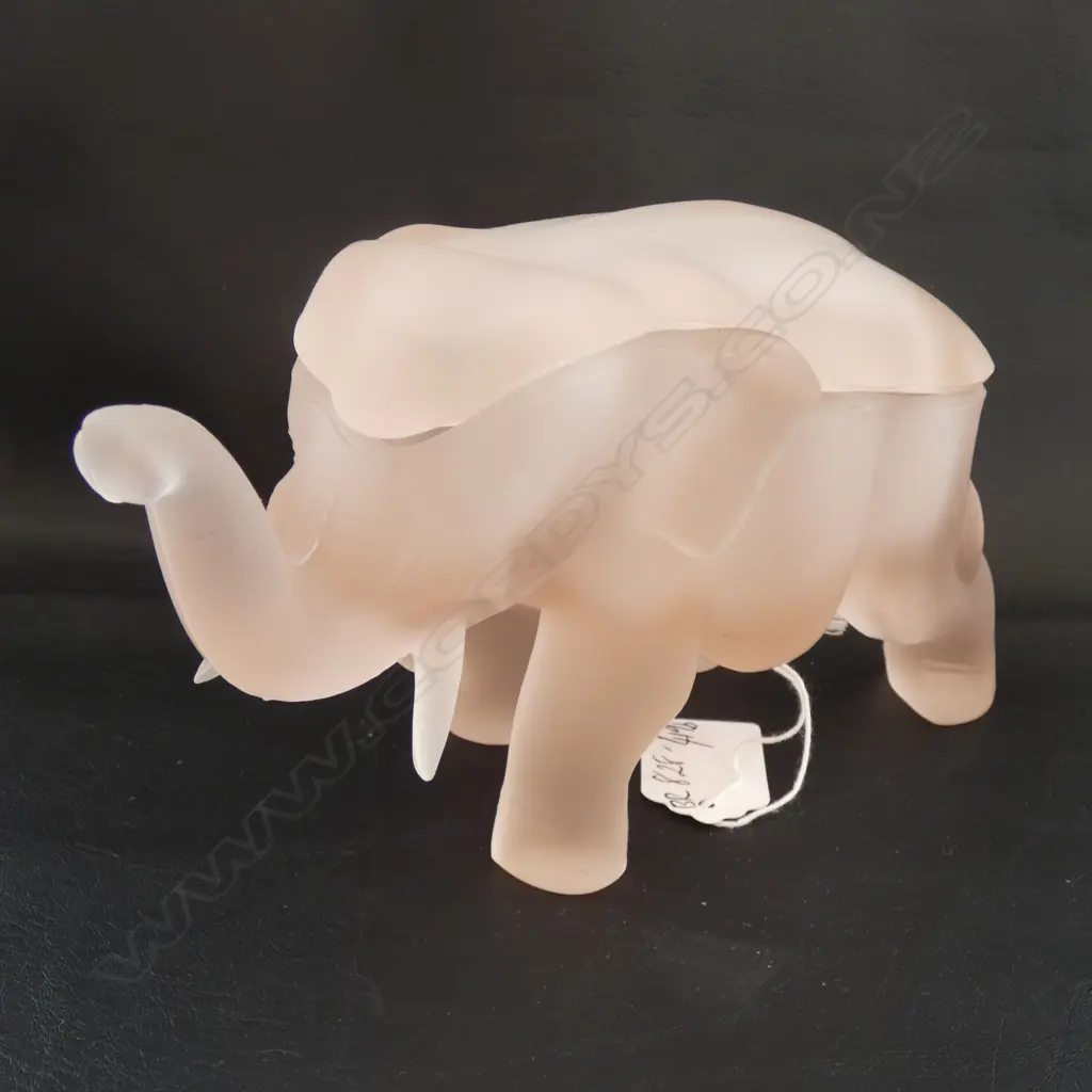 TWO GLASS ART DECO ELEPHANT POTS, WITH BACK FORMING LIDS, L.180 X 110mm Image 1++