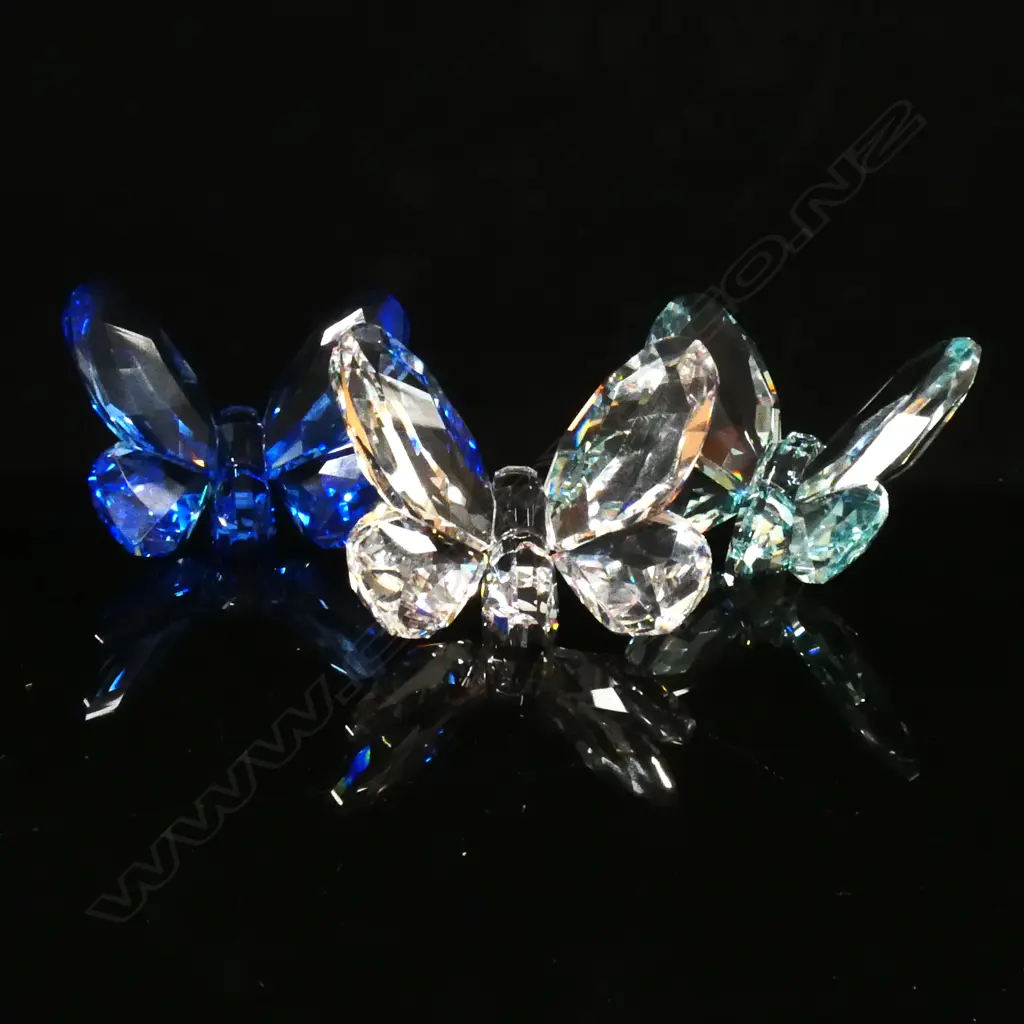 SET 3 SWAROVSKI CRYSTAL BUTTERFLIES (BLUE / TURQUOISE / CLEAR)  DIA 35MM) W ORIGINAL BOX (SOME DAMAGE TO BOX)) Image 1++