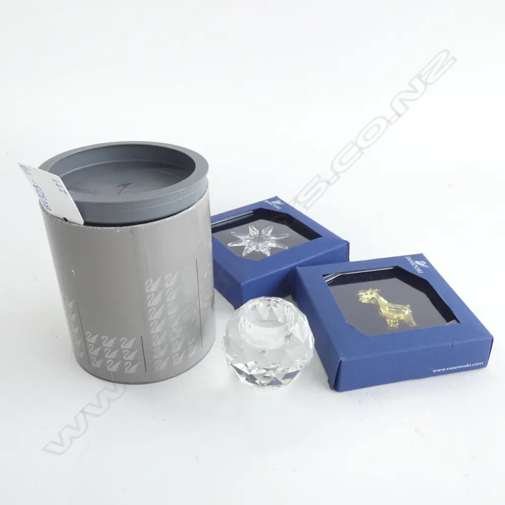 SWAROVSKI CRYSTAL; GINA GIRAFFE MAGNET / STAR HANGING ORNAMENT & CRYSTAL CANDLE HOLDER - IN BOXES Image 1++
