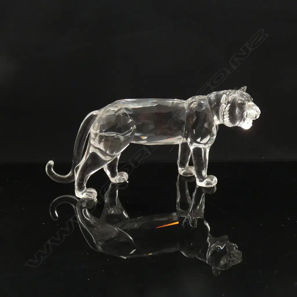 SWAROVSKI CRYSTAL GIRAFFE (H 140MM) & LION (L 130MM) - BOTH IN ORIGINAL BOXES (WEAR TO ONE BOX) Image 1++
