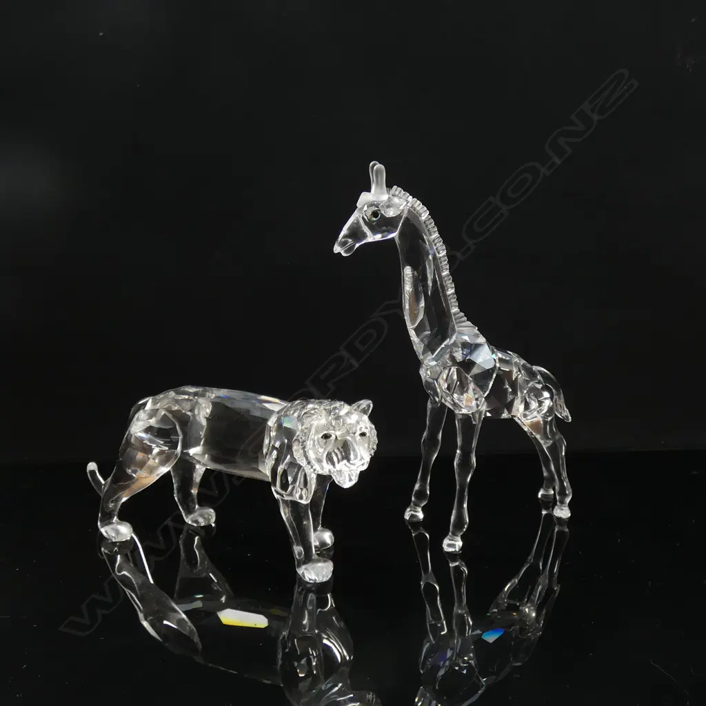 SWAROVSKI CRYSTAL GIRAFFE (H 140MM) & LION (L 130MM) - BOTH IN ORIGINAL BOXES (WEAR TO ONE BOX) Image 1++