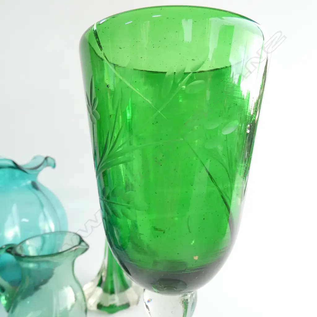 8 PCS BLUE & GREEN COLOURED GLASS; BOWL; VASES ETC. (1 A/F) Image 1++