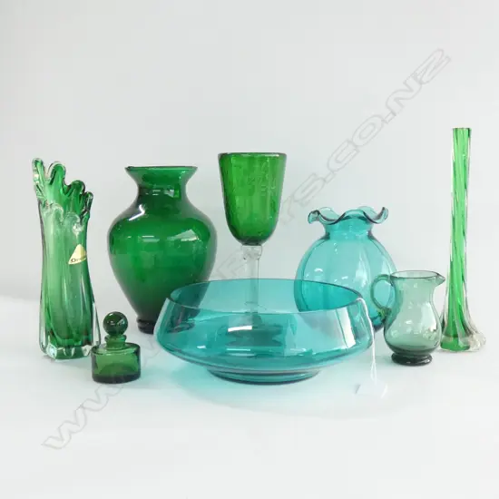8 PCS BLUE & GREEN COLOURED GLASS; BOWL; VASES ETC. (1 A/F)