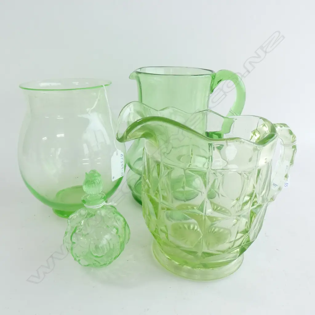 4 PCS VINTAGE URANIUM GLASS; VASE (H170MM) / 2 JUGS & SCENT BOTTLE Image 1++