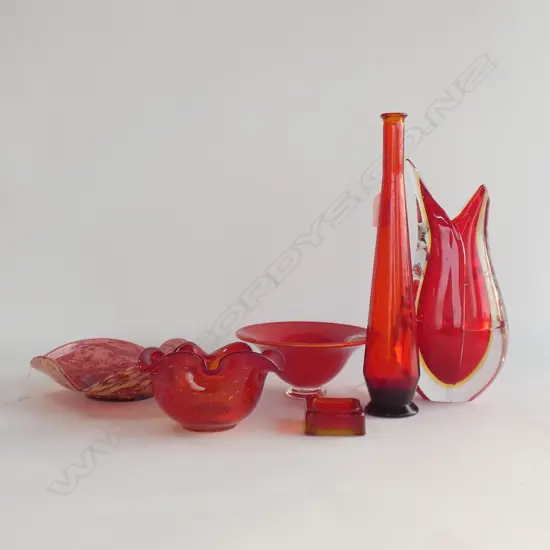 6 PCS RED GLASS; INCL 1 HOGLUND BOWL (DIA 150MM) 1 VASE (A/F)