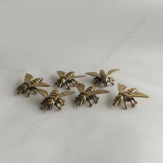 6  BRONZE BEES  ( 60mm - 60mm)