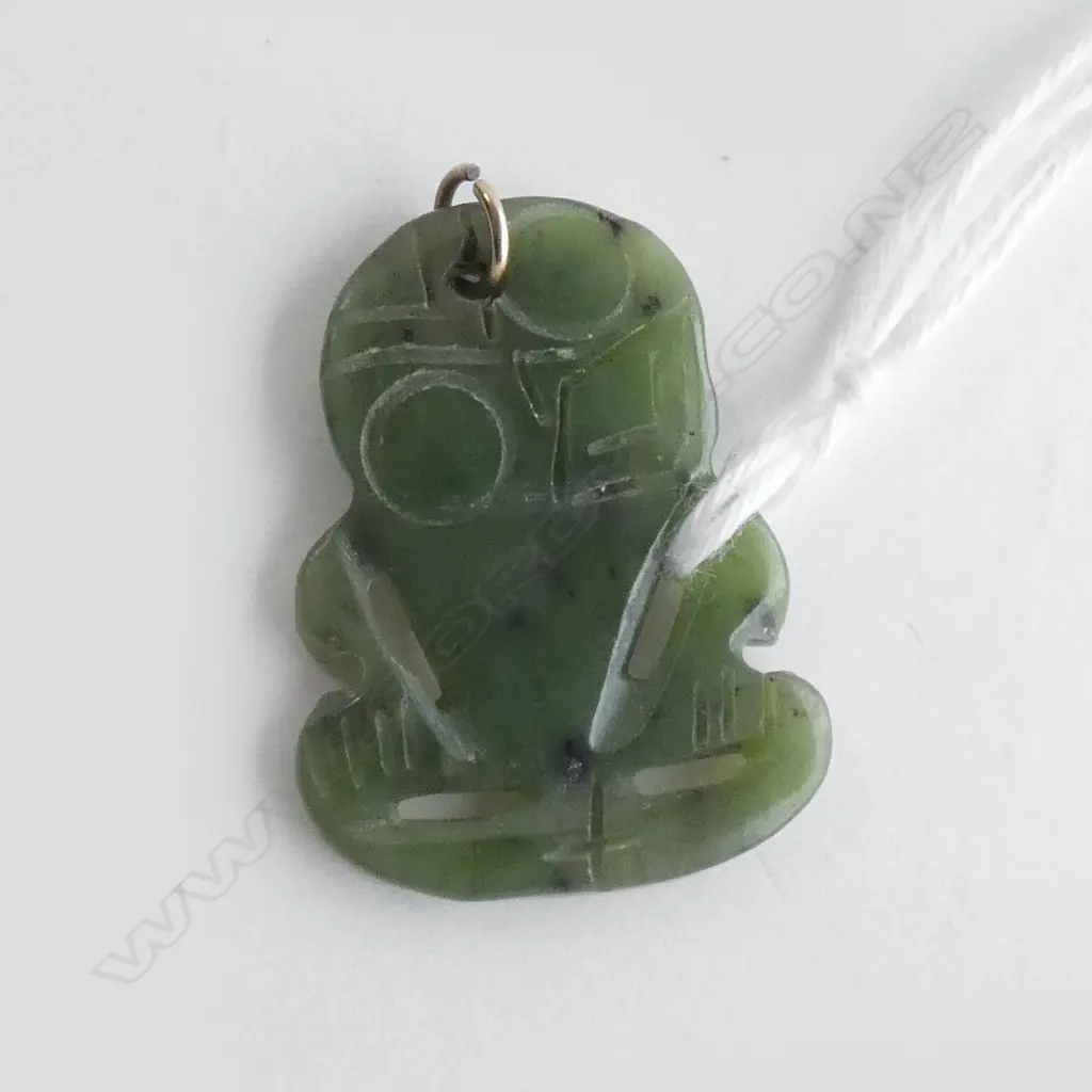 (17782) NZ POUNAMU HEI TIKI L.31mm Image 1++