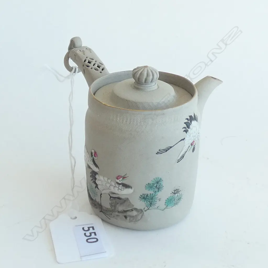 FINE JAPANESE SIPPING POT DECORATED WITH SACRED CRANES Image 1++