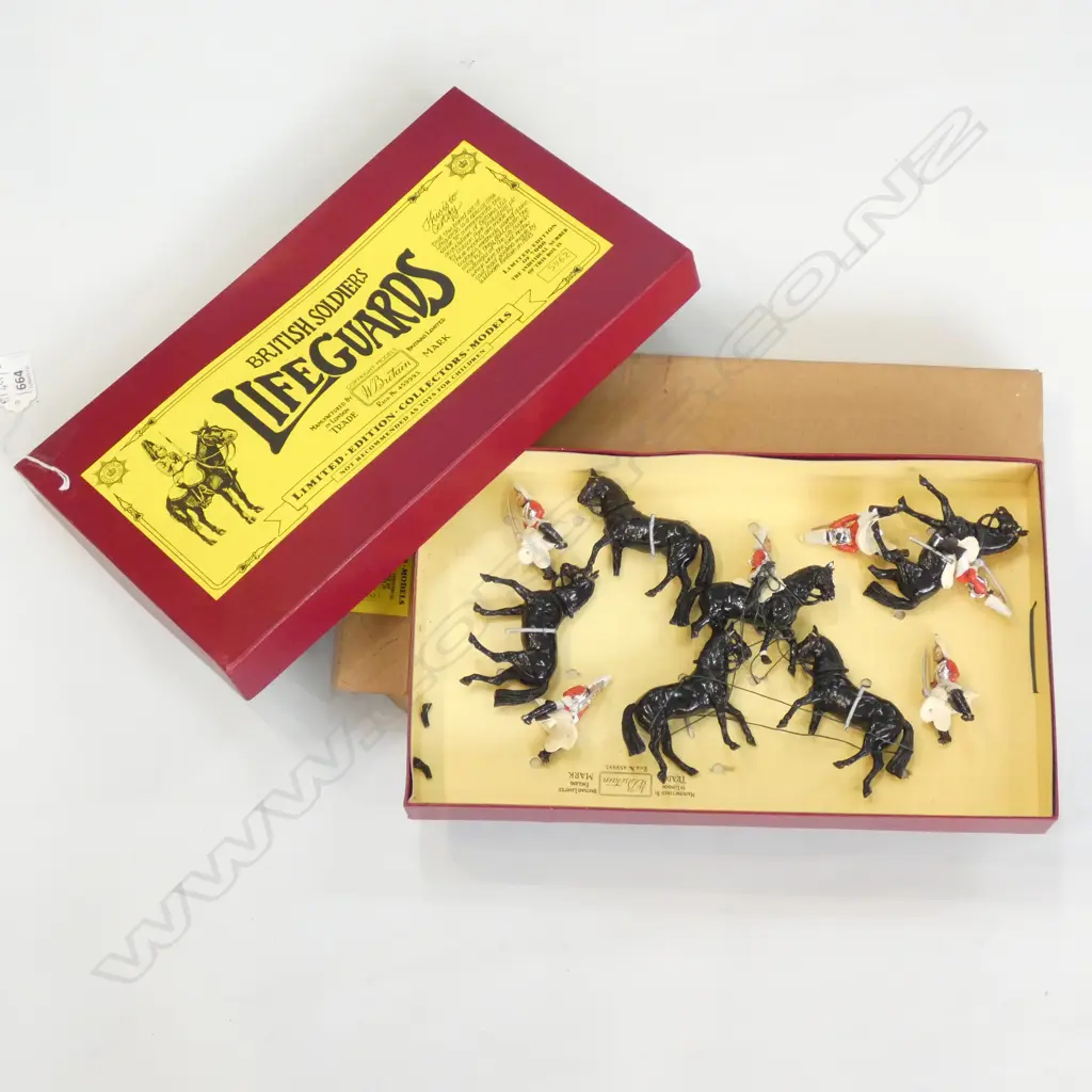 VINTAGE BRITISH 'LIFEGUARD' SOLDIERS ON HORSEBACK IN BOX Image 1++
