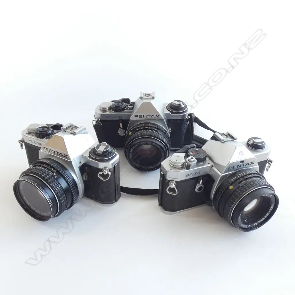 3 PENTAX 35mm FILM CAMERAS. 2X  MESUPER + MX   Image 1++