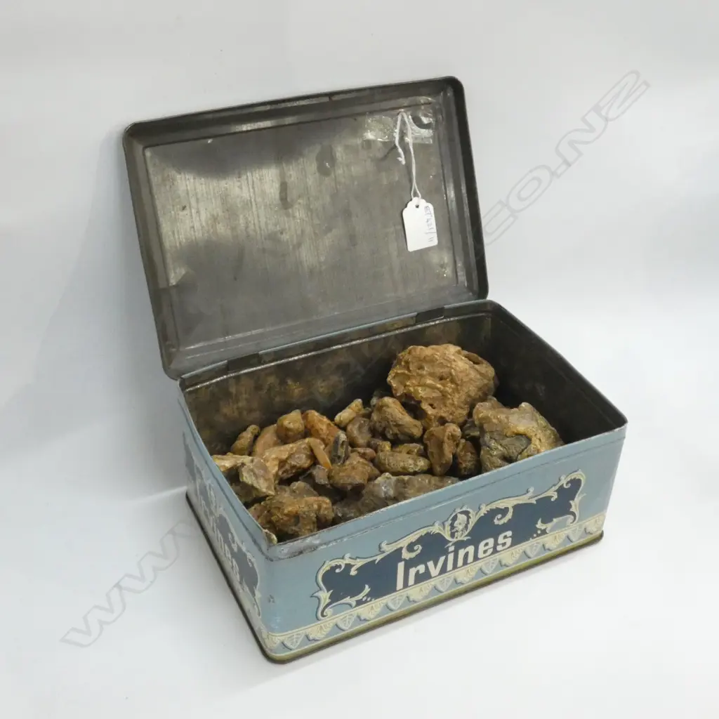 TIN OF KAURI GUM AMBER Image 1++