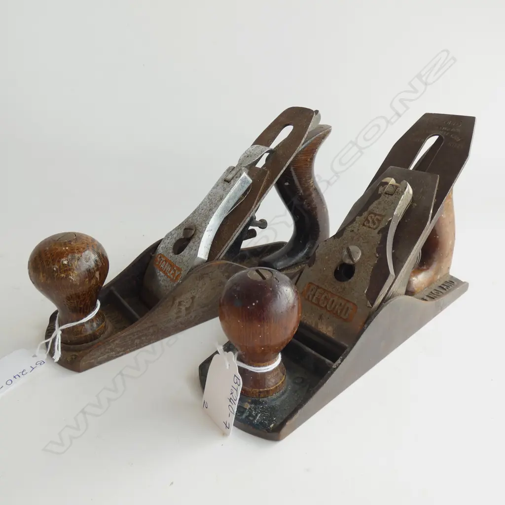 2 OLD #4 PLANES; 1 STANLEY  & 1 RECORD Image 1++