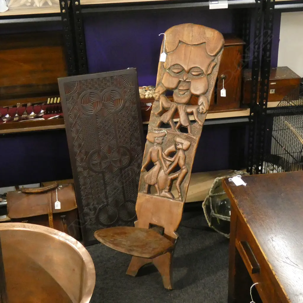 CARVED WOODEN AFRICAN CHAIR Image 1++