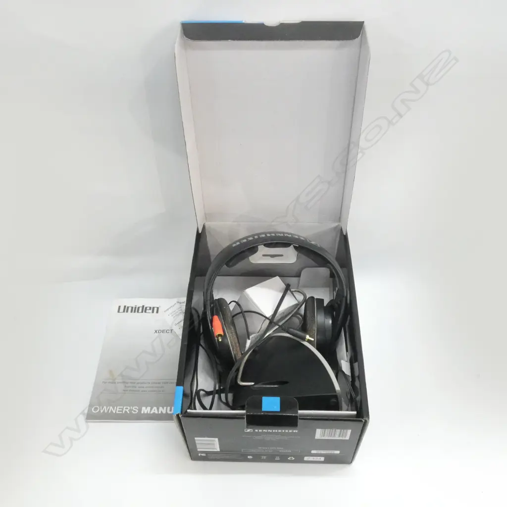 BOXED SENNHEISER WIRELESS HEADPHONES Image 1++