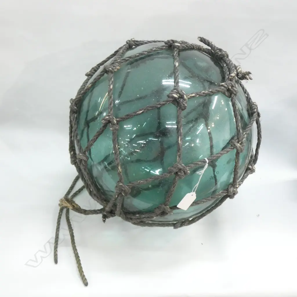 OLD HAND BLOWN GREEN GLASS FISHING FLOAT w. NETTING Dia.360mm Image 1++