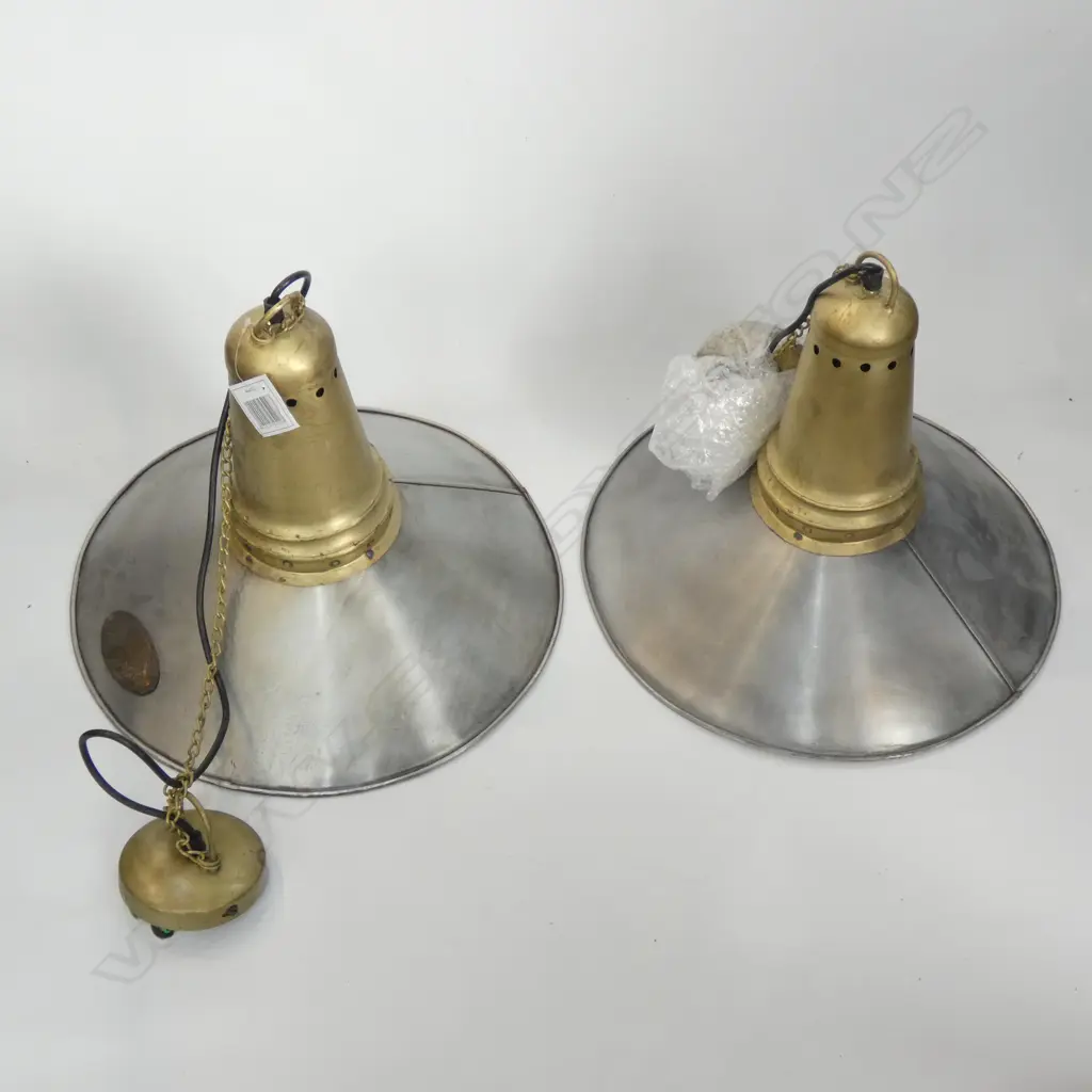 2 WIRE INDUSTRIAL STYLE PENDANT LIGHTS  Image 1++