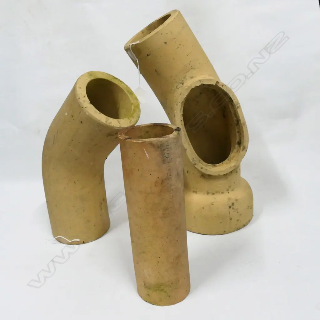 THREE NZ COLONIAL UNGLAZED PIPES, LONGEST 450MM Image 1++