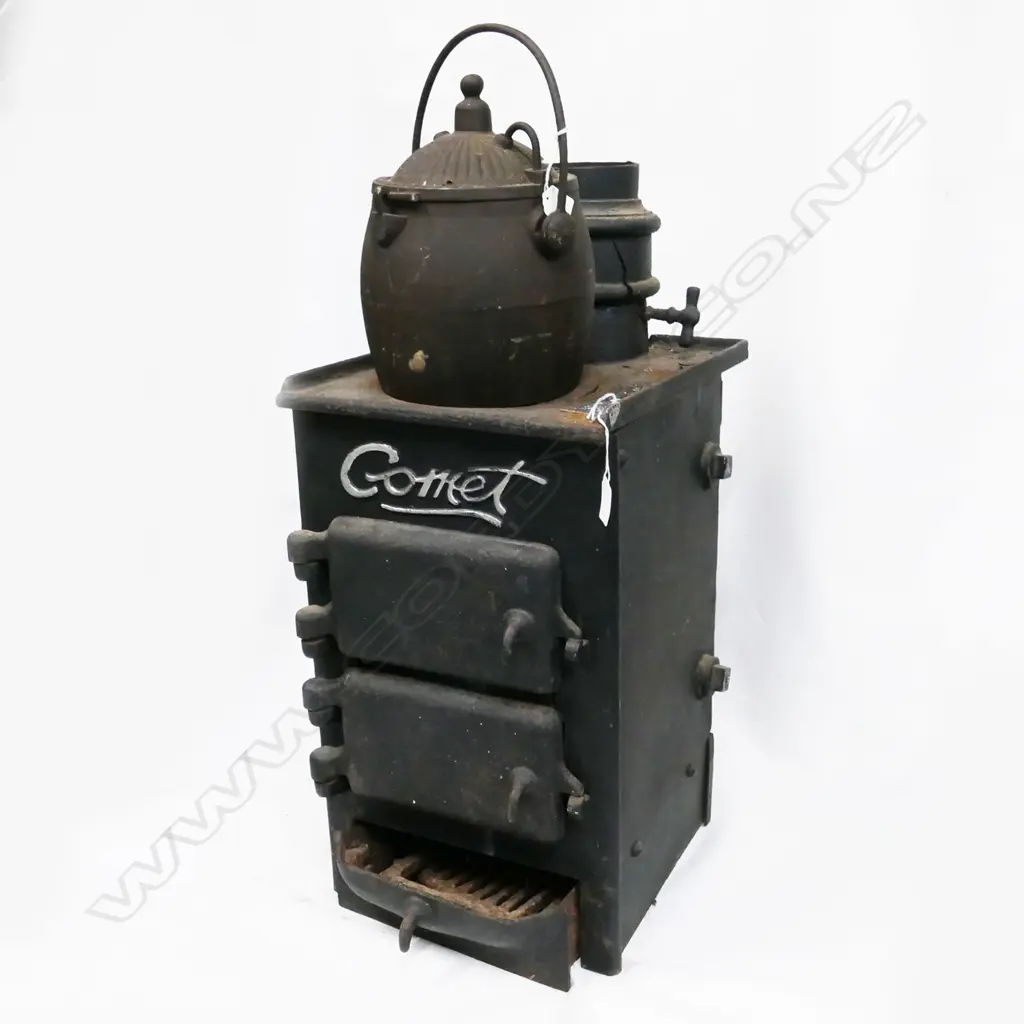 ANTIQUE CAST IRON 'COMET' STOVE WITH POT & TOASTER Image 1++