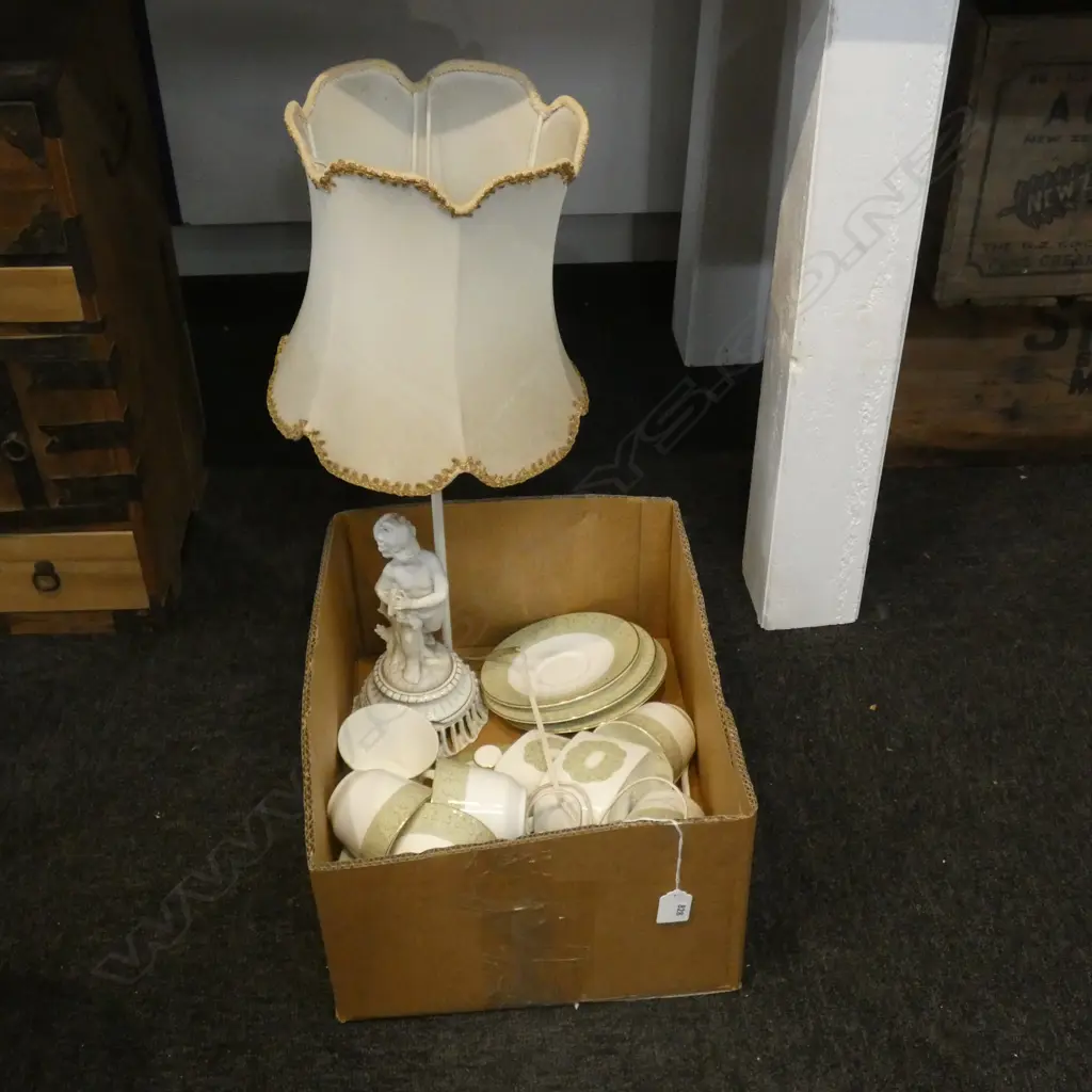 BOX LAMP A/F & TEA SET  Image 1++