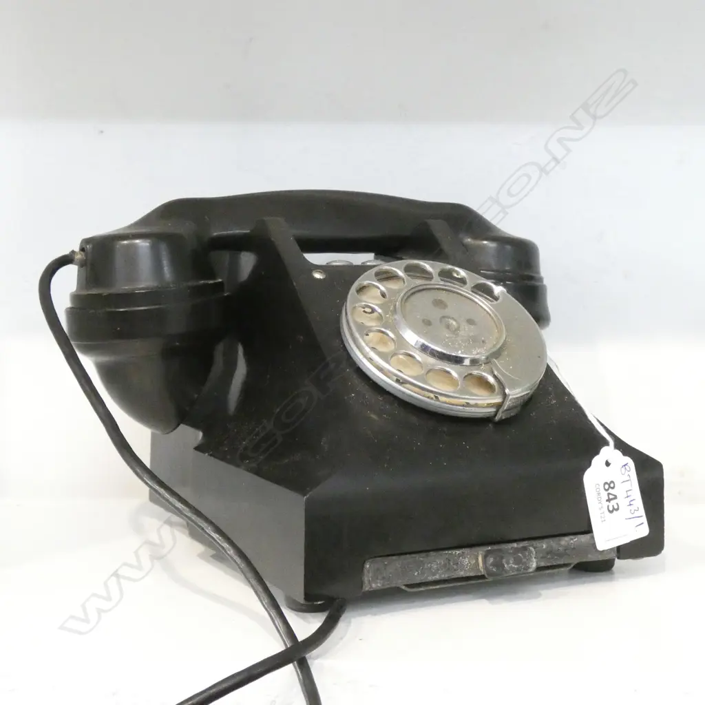 BLACK VINTAGE TELEPHONE  Image 1++