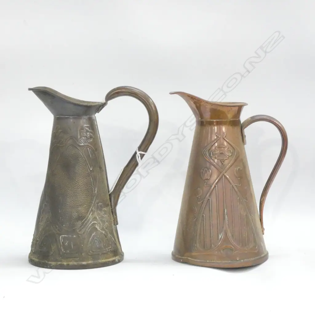 2 ART NOUVEAU COPPER JUGS H.210mm Image 1++