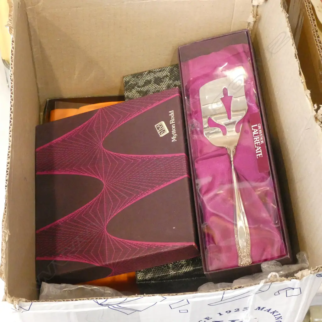 SMALL BOX RODD CUTLERY  Image 1++
