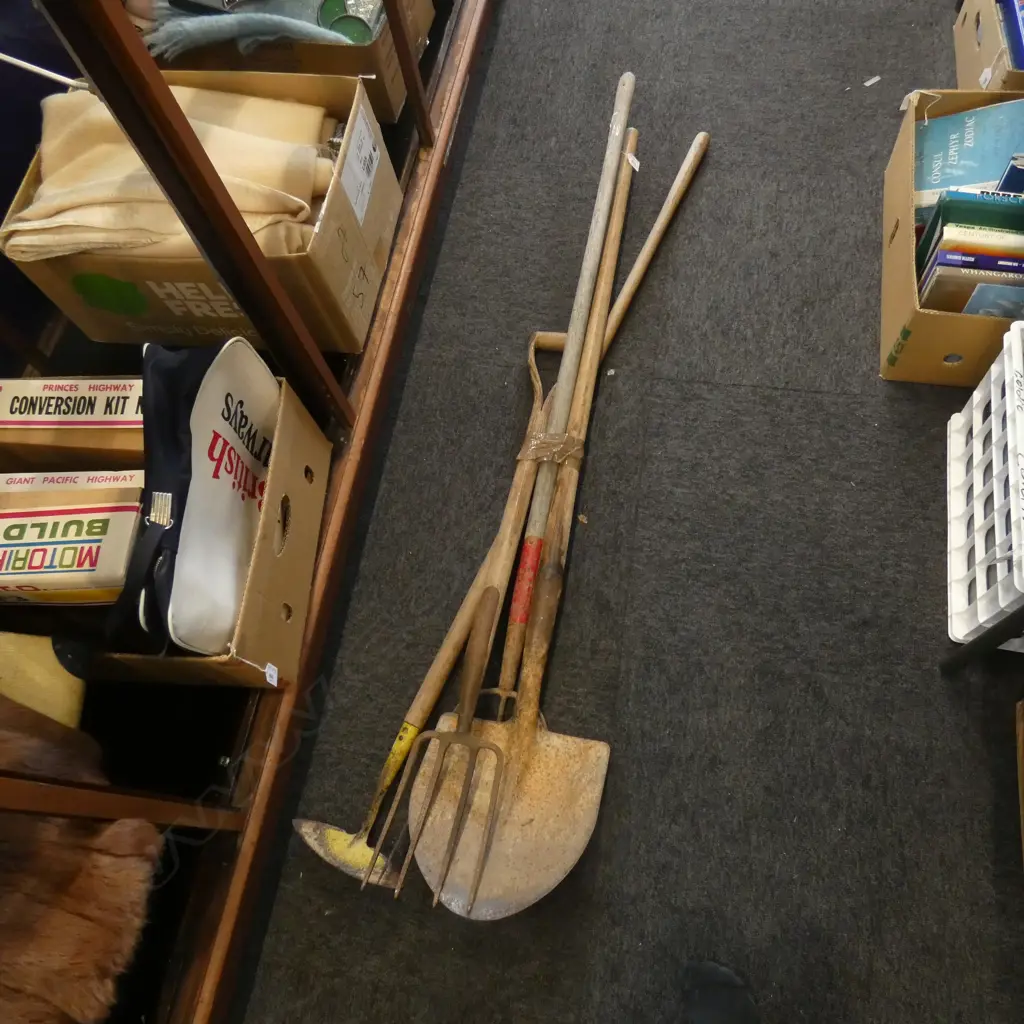 COLLECTION GARDEN TOOLS  Image 1++