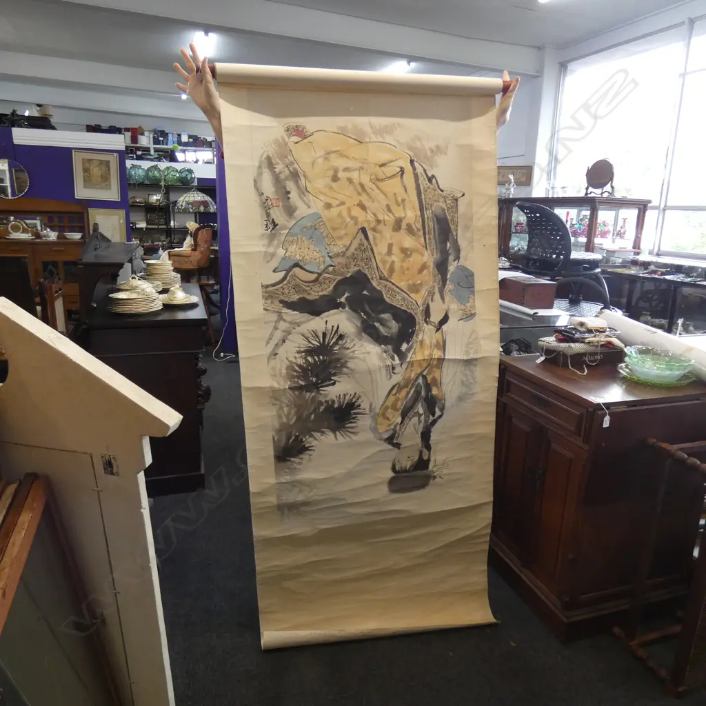 ORIENTAL SCROLL ARTWORK; LADY Image 1++
