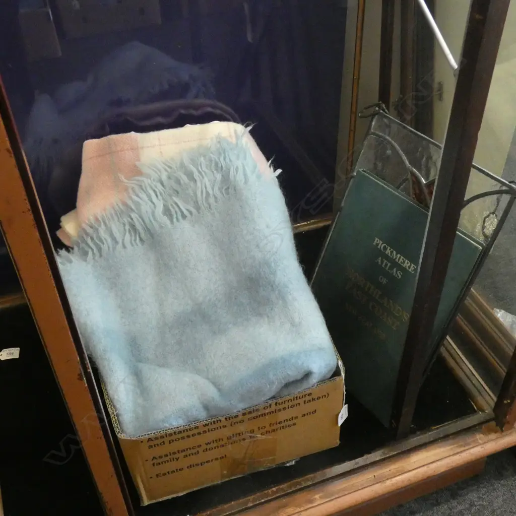 BOX LOT WOOLEN & MOHAIR BLANKETS + ATLAS + LEAD LIGHT Image 1++