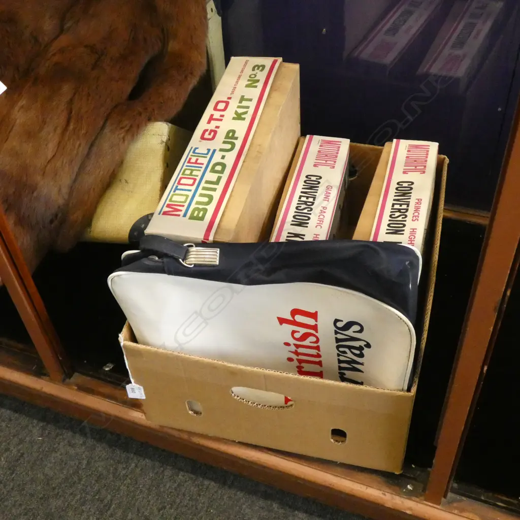 BOX LOT VINTAGE MOTORIFIC KITS + BRITISH AIRWAYS VINYL BAG Image 1++