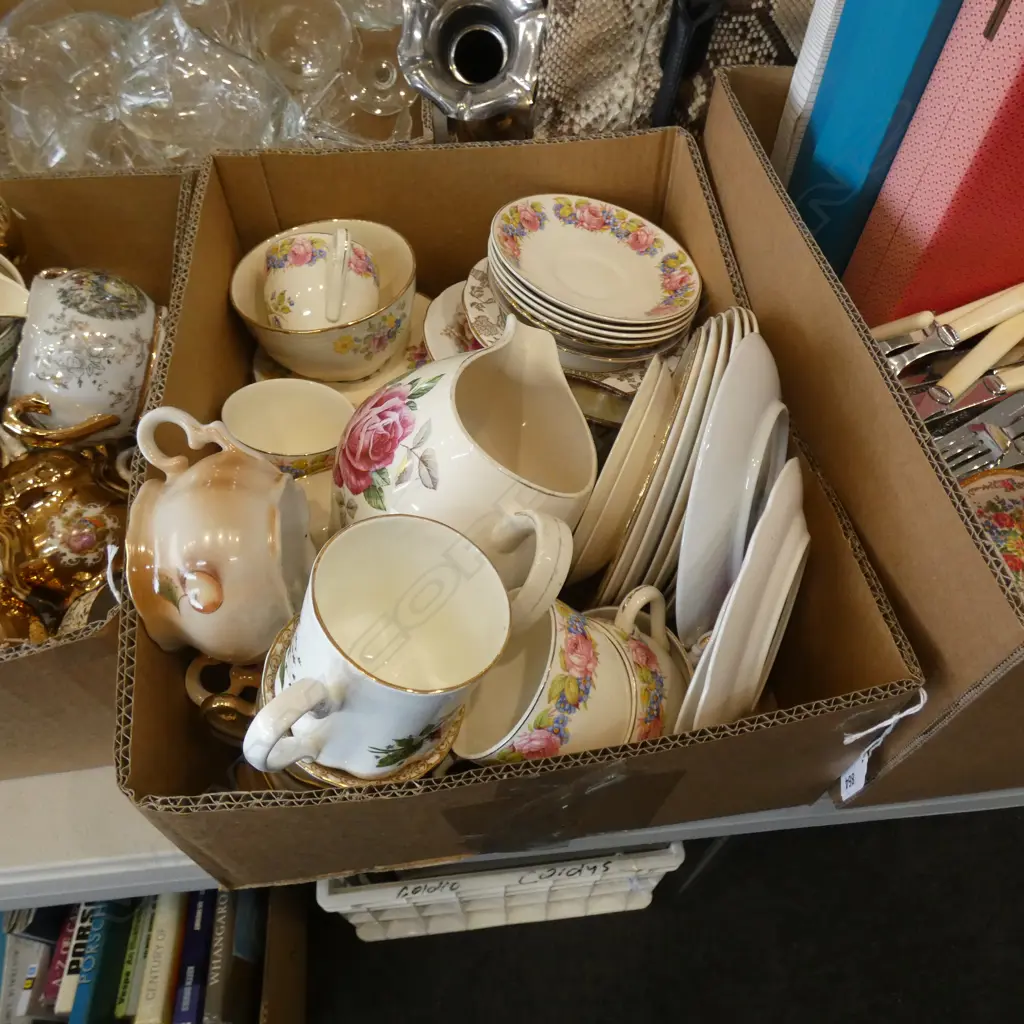 BOX LOT ASST. CHINA Image 1++