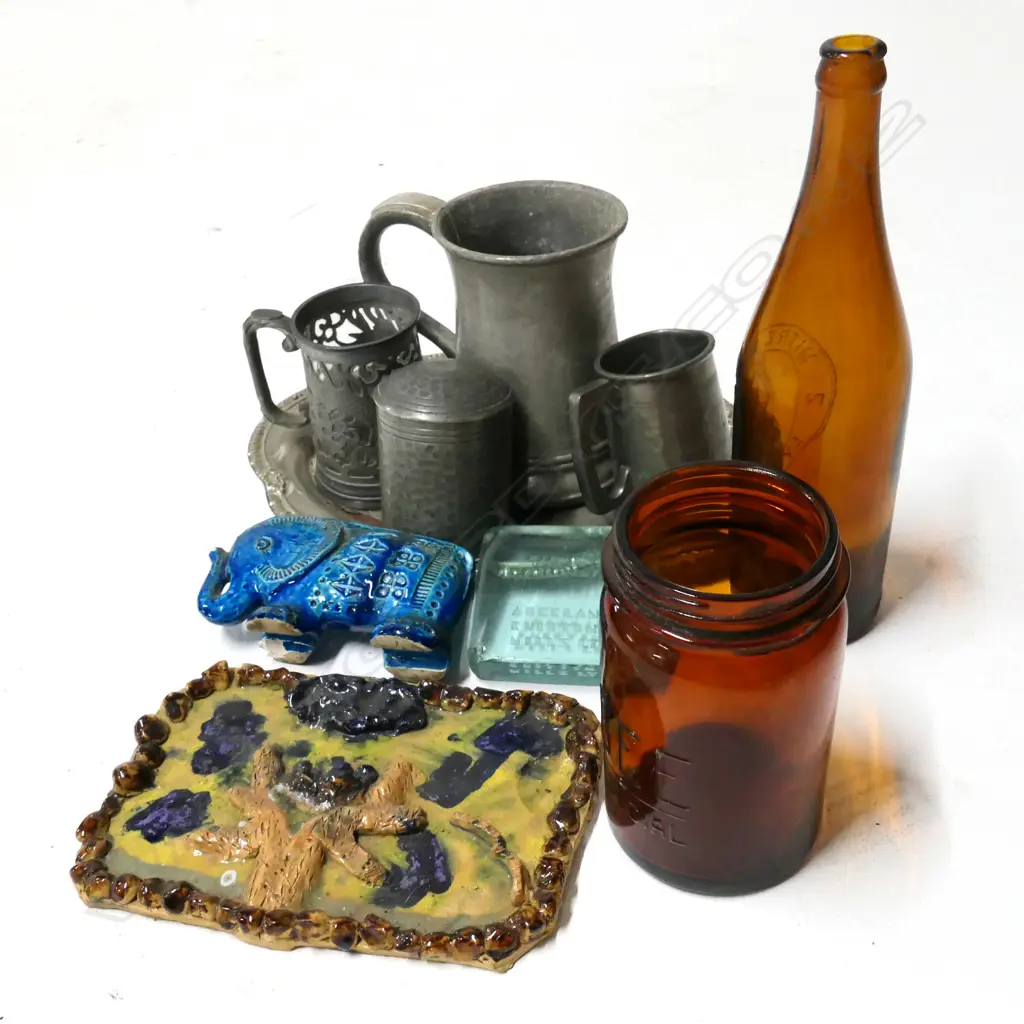 BOX ASST PEWTER, VINTAGE GLASS & CERAMICS Image 1++