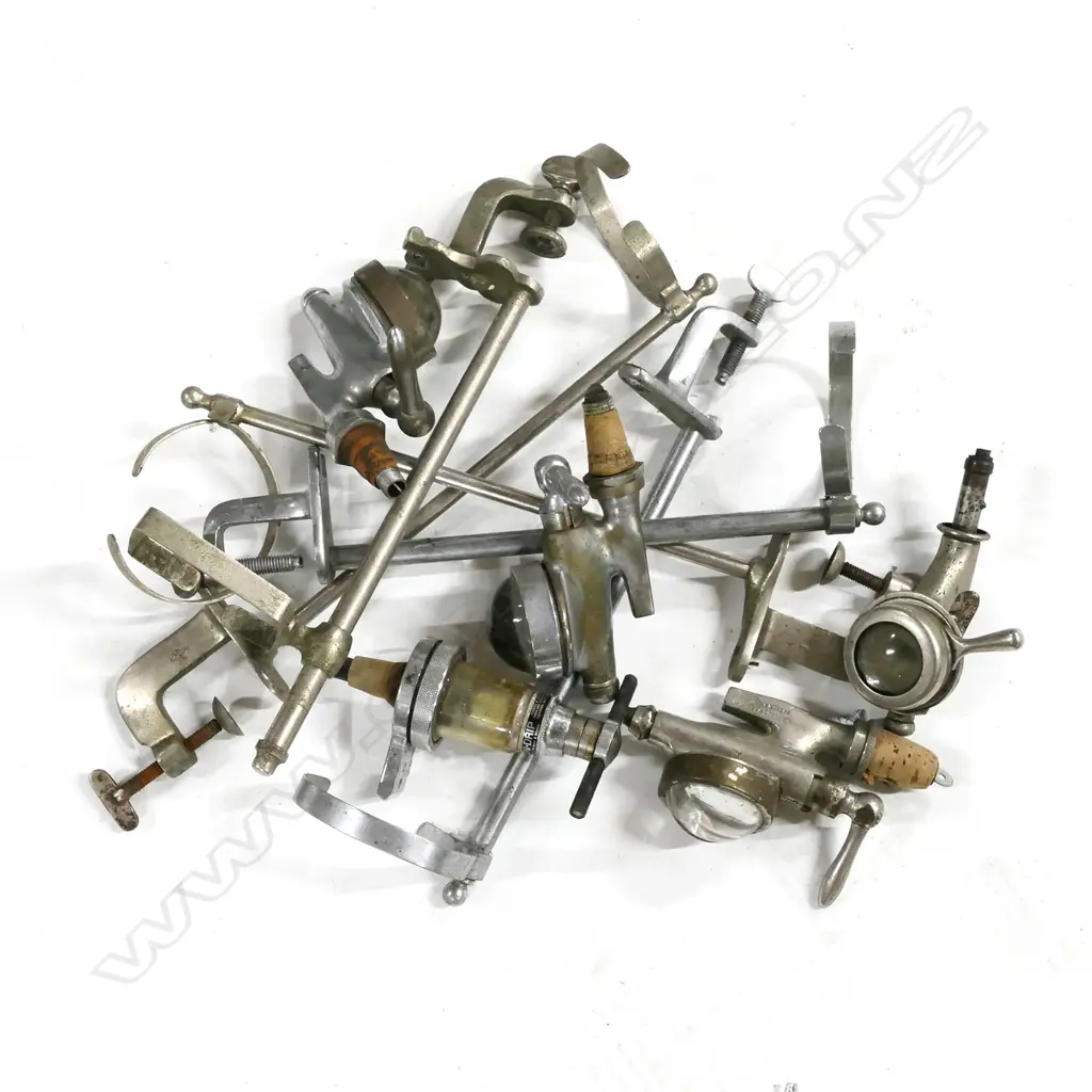 SELECTION OF VINTAGE LIQUOR DISPENSER FITTINGS Image 1++