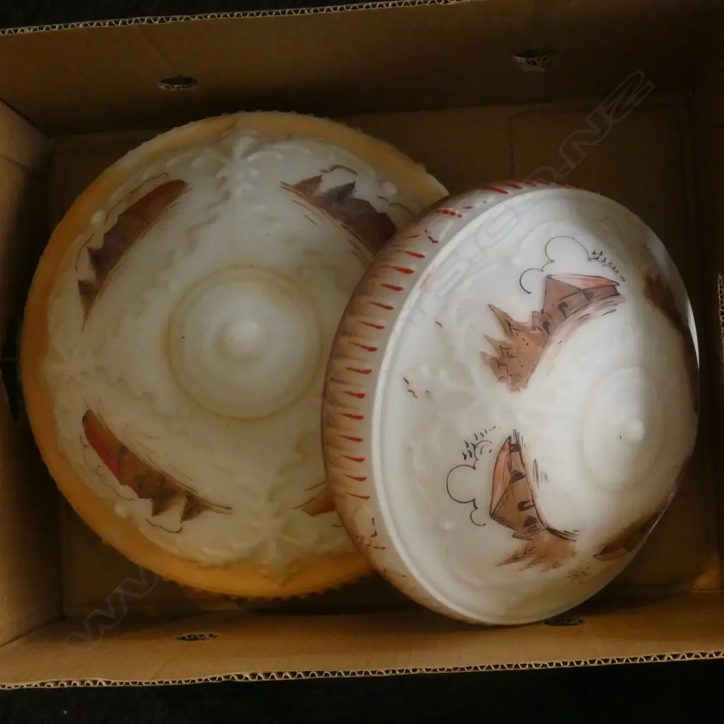 2 ART DECO LIGHT SHADES D340 Image 1++