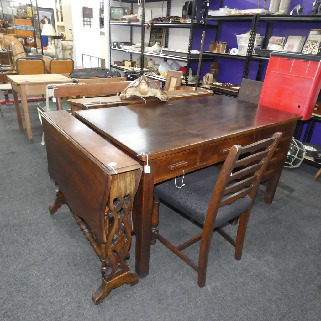 1940s OAK DESK & CHAIR... Image 1++