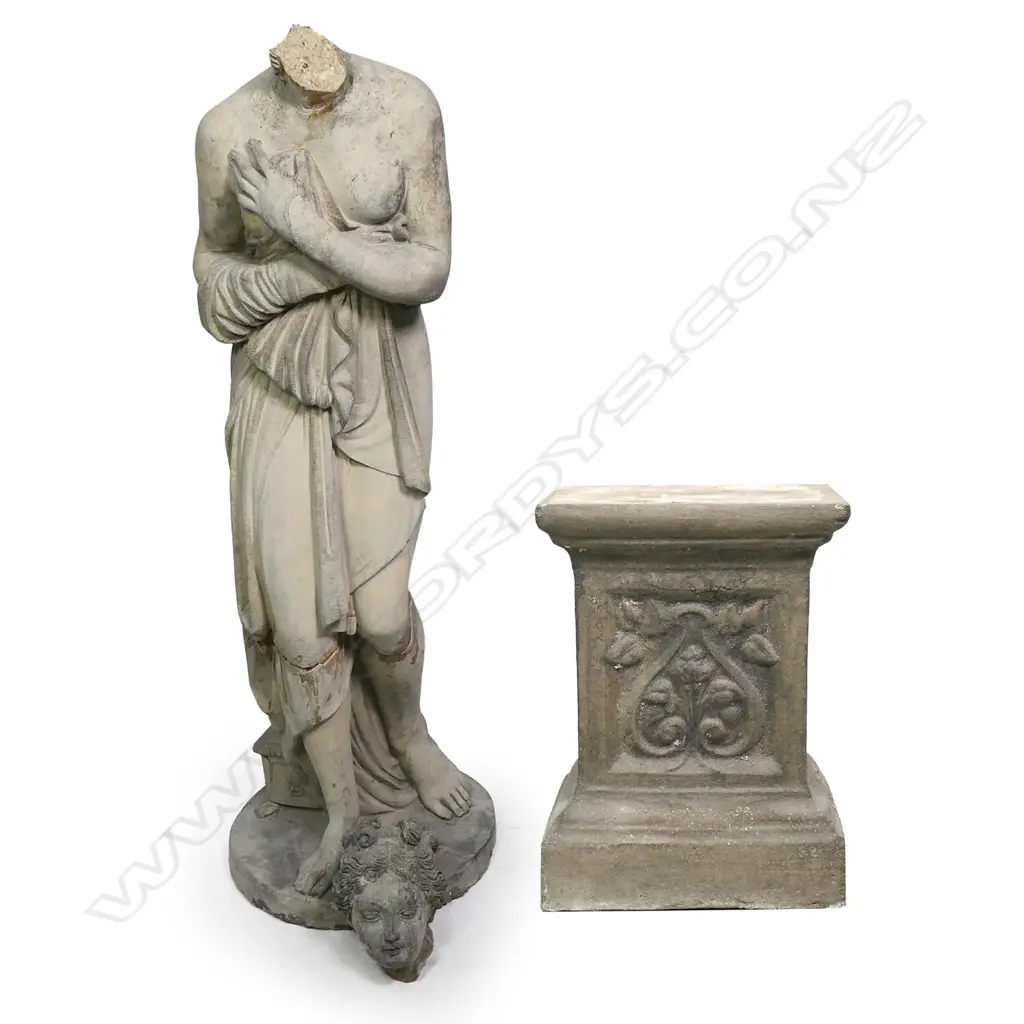 LGE CONCRETE NAKED LADY GARDEN STATUE ON PLINTH BASE A.F H.1630 Image 1++