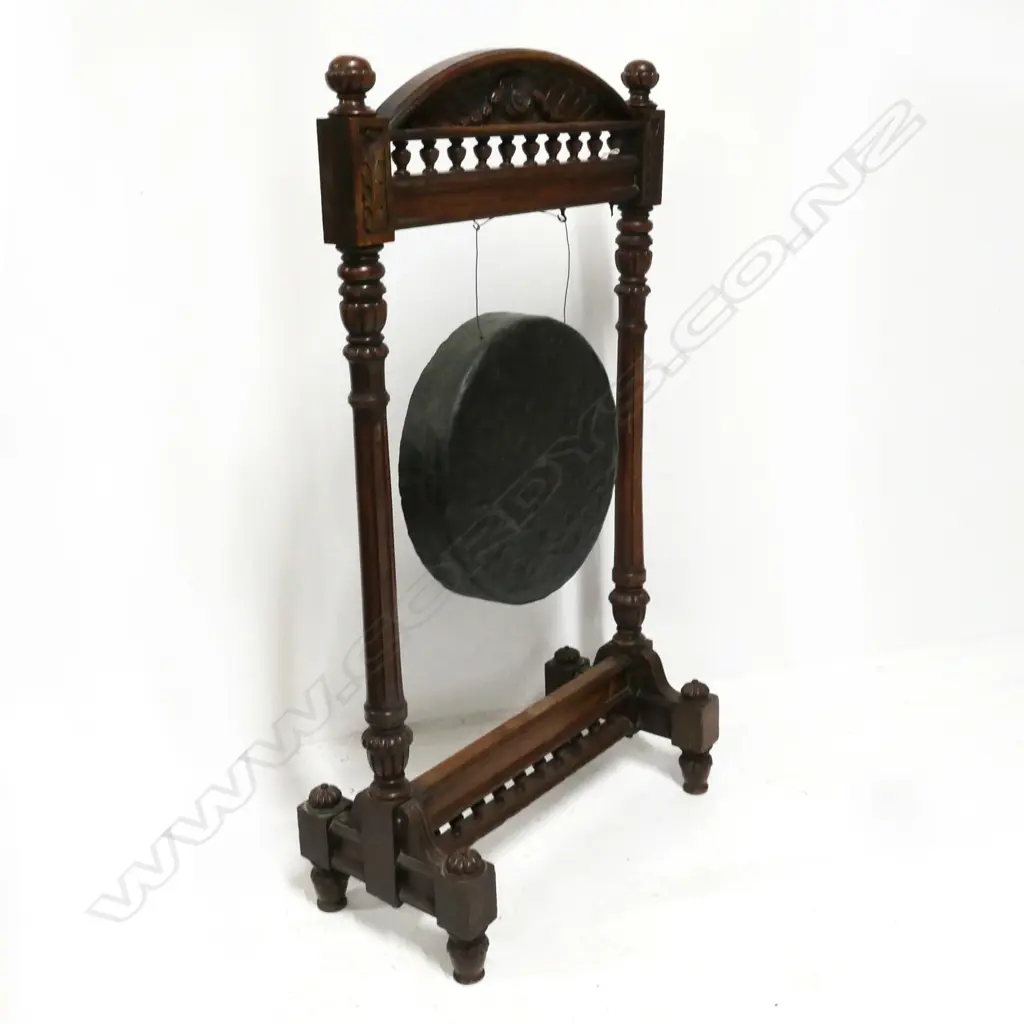 VINTAGE GONG, CARVED WOODEN STAND, 610 X 30 X 113MM Image 1++