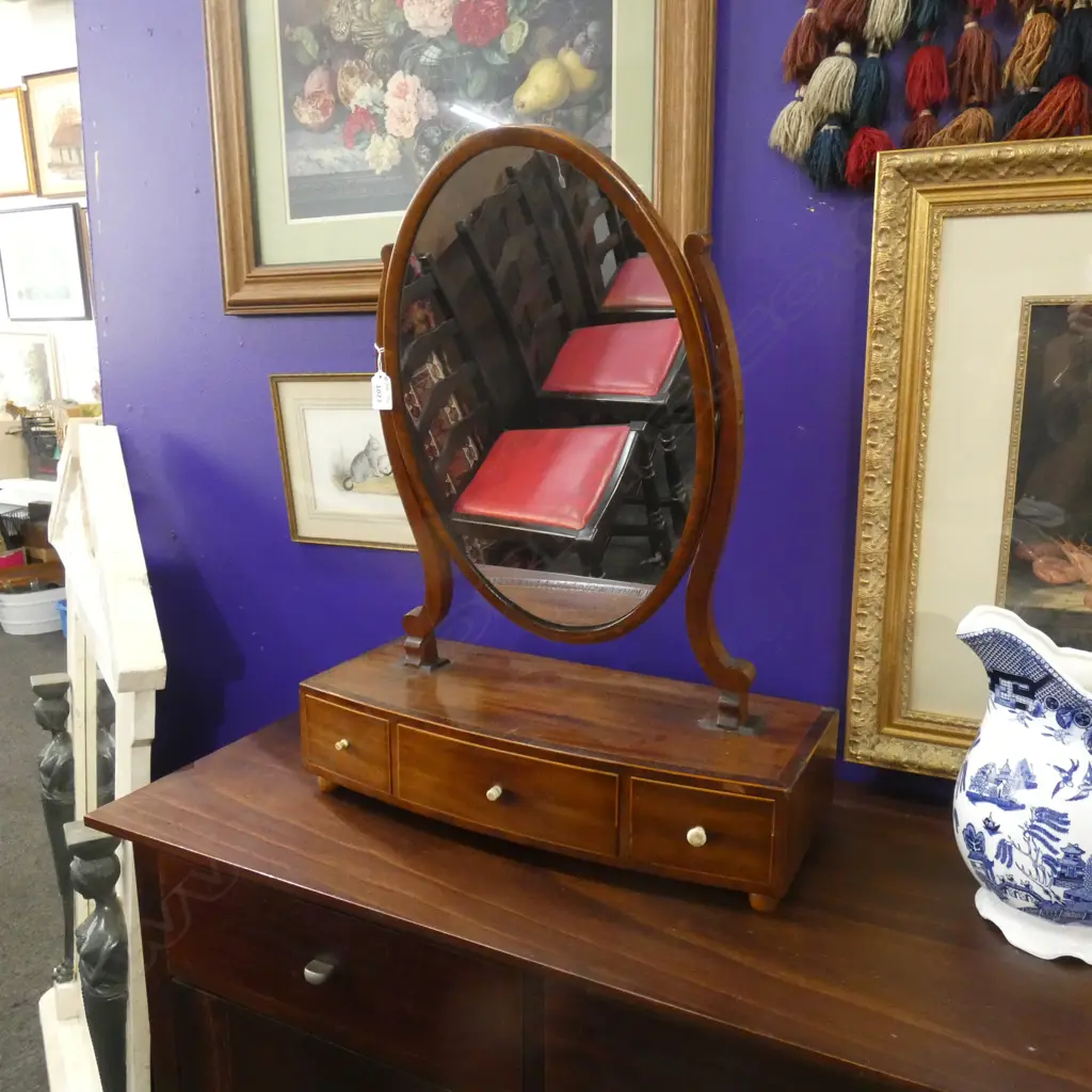 REGENCY TABLE MIRROR REQUIRES ATTENTION  Image 1++