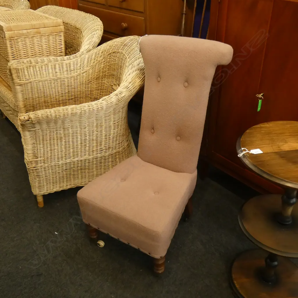 PRAYER CHAIR Image 1++