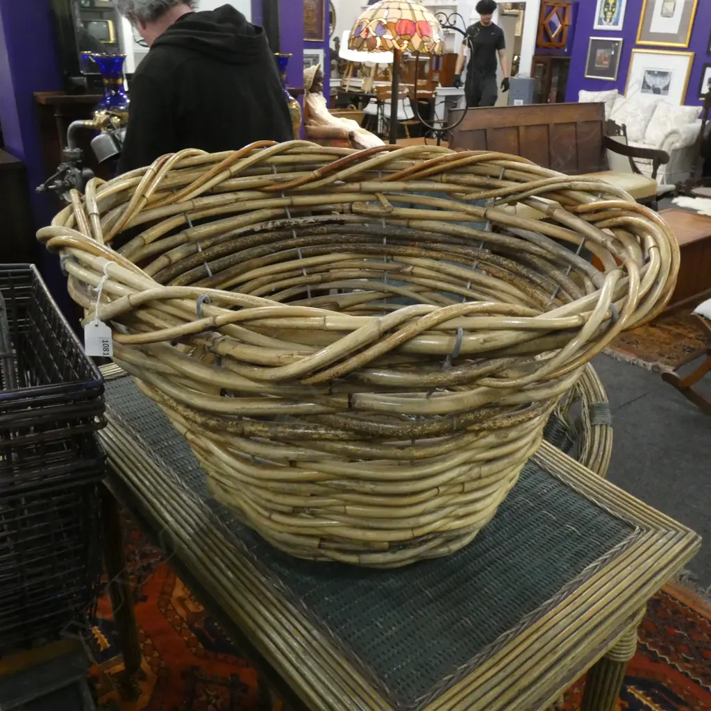 LARGE WILLOW BASKET 700mm dia Image 1++