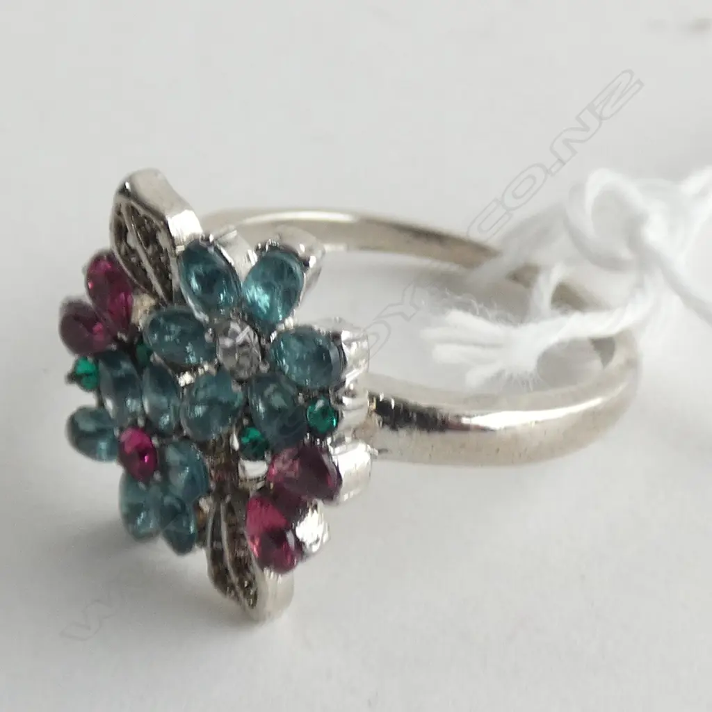 SILVER MULTI COLOURED STONE RING SIZE 8 Image 1++