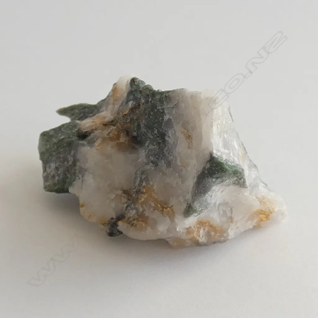 NZ GOLD BEARING QUARTZ ROCK SPECIMAN 39GMS Image 1++