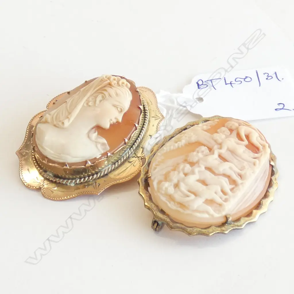 9CT GOLD CAMEO 12.5 GRAMS + SILVER GILT CAMEO Image 1++