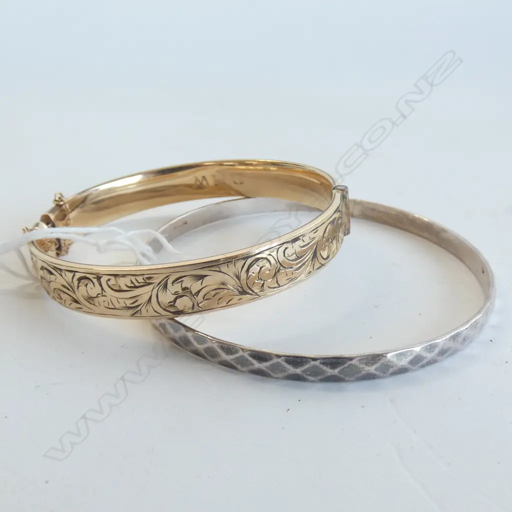 GOLD PLAT BRACELET & SILVER BANGLE Image 1++