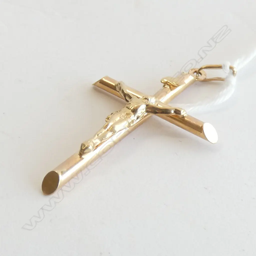 9CT GOLD CRUCIFIX PENDANT 2.24gms Image 1++